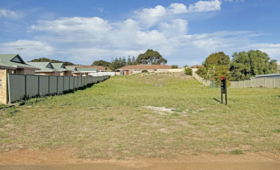 18 Randell Street, Esperance, WA, 6450 - Image 2