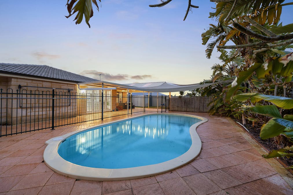 98 Donald Drive, Safety Bay, WA, 6169 - Image 2