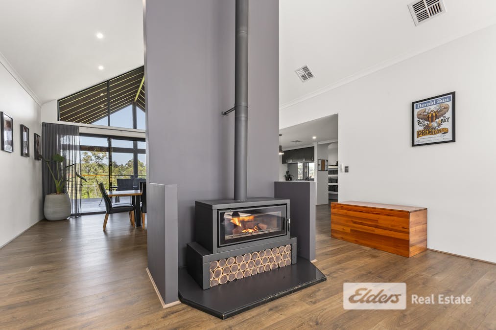 18 Foster Street, Collie, WA, 6225 - Image 16