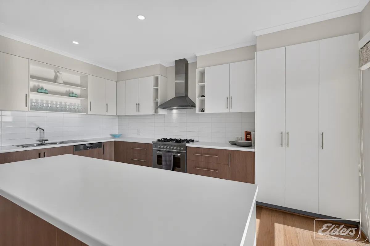 15 Merino Avenue — photo 8 of 30
