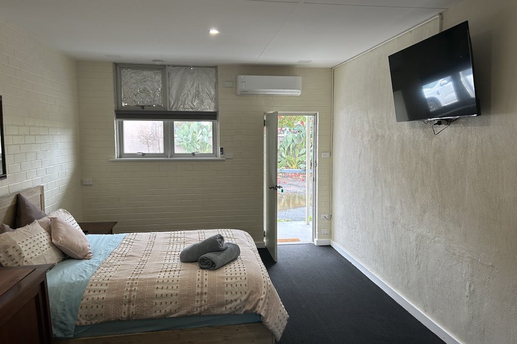 1 Dandaragan Street, Moora, WA, 6510 - Image 16