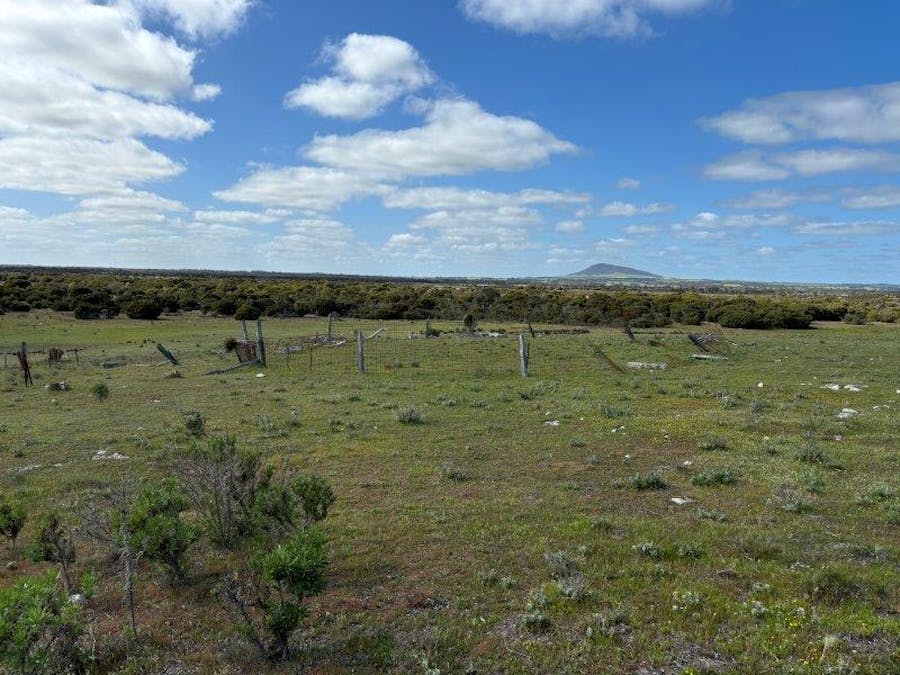 Sec 82 & 1 Windemere Road, Mount Drummond, SA, 5607 - Image 4