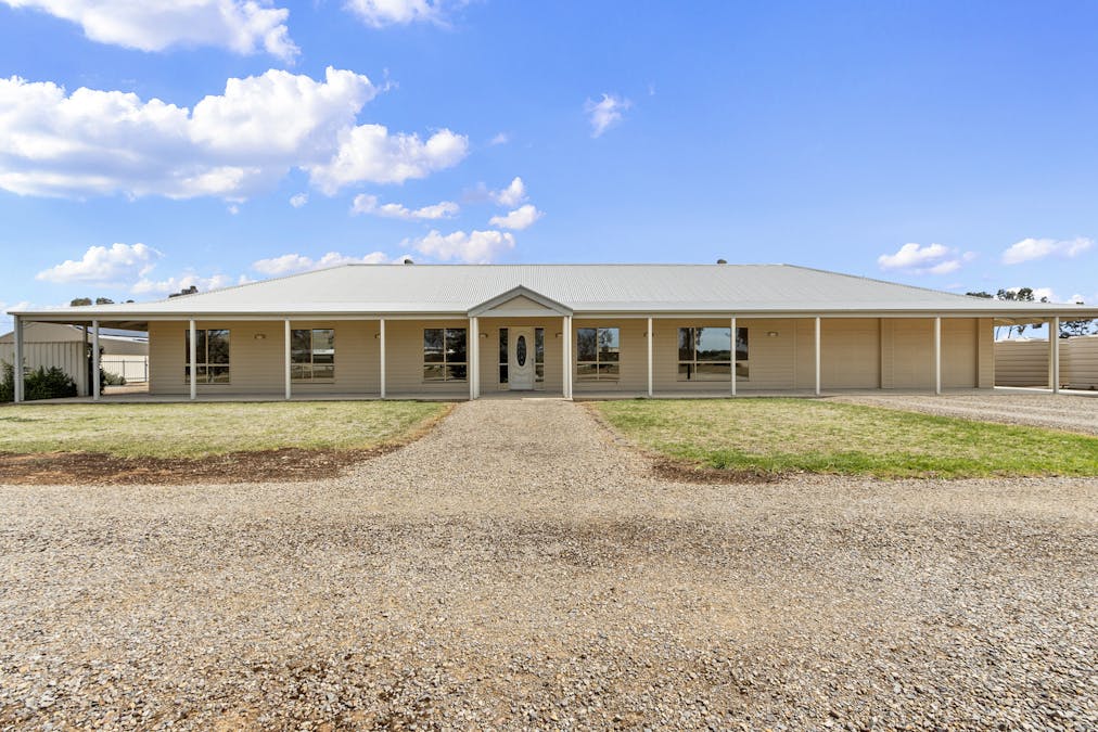 16 Racecourse Road, Balaklava, SA, 5461 - Image 1