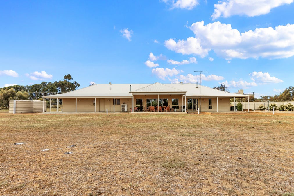16 Racecourse Road, Balaklava, SA, 5461 - Image 19
