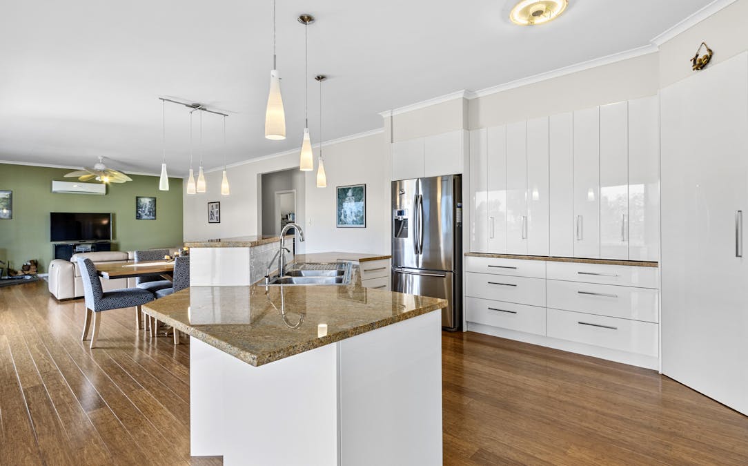 16 Racecourse Road, Balaklava, SA, 5461 - Image 3