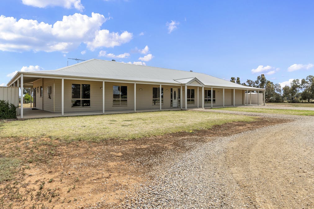 16 Racecourse Road, Balaklava, SA, 5461 - Image 31