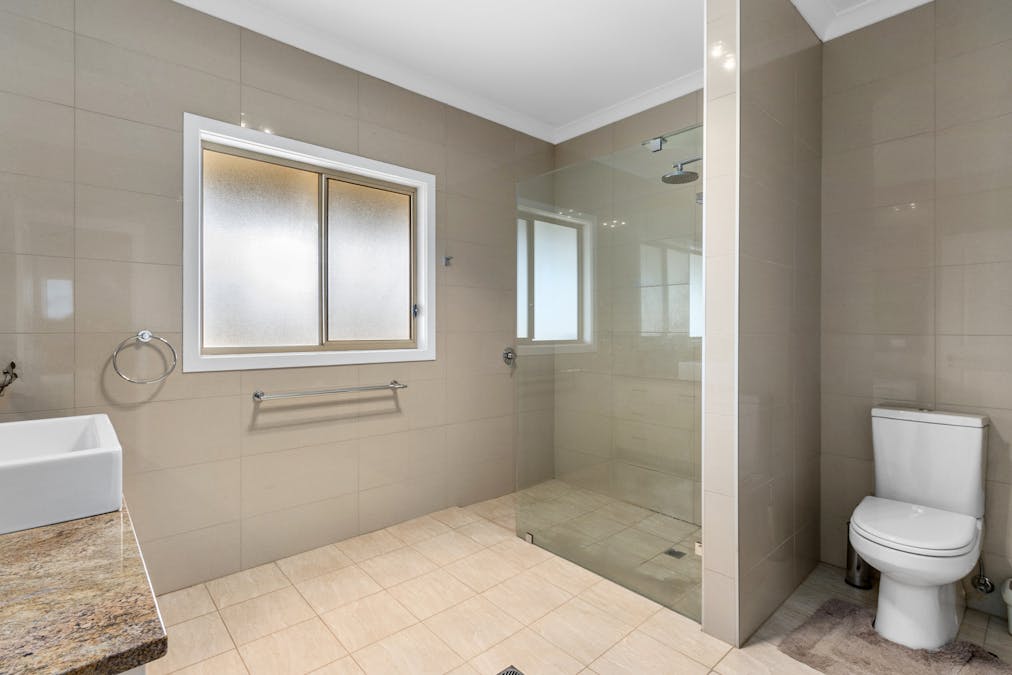 16 Racecourse Road, Balaklava, SA, 5461 - Image 11