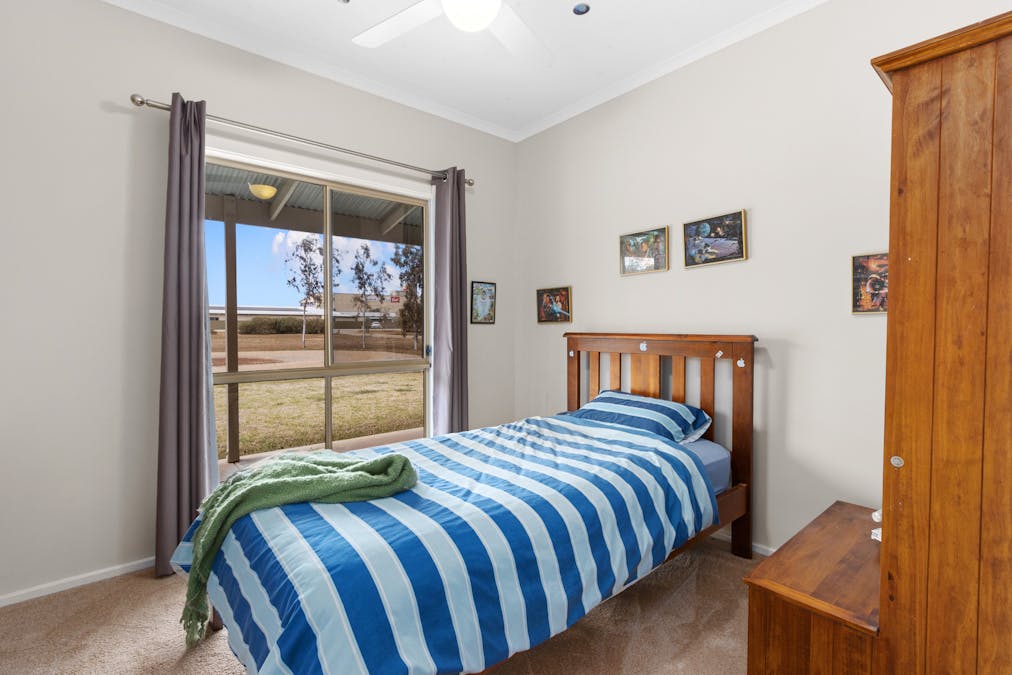 16 Racecourse Road, Balaklava, SA, 5461 - Image 13