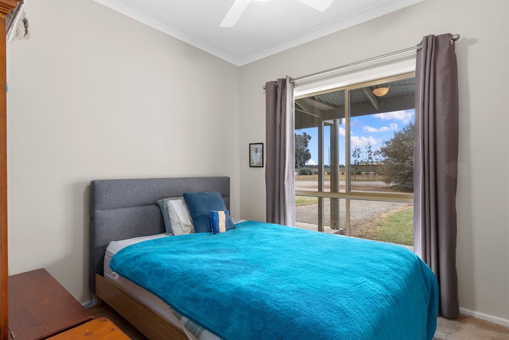16 Racecourse Road, Balaklava, SA, 5461 - Image 14