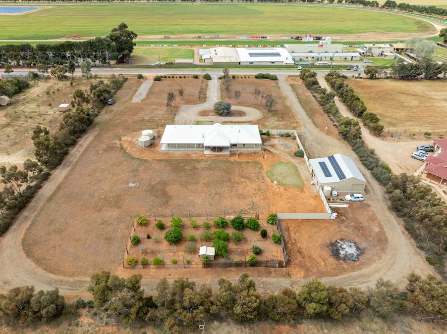 16 Racecourse Road, Balaklava, SA, 5461 - Image 26