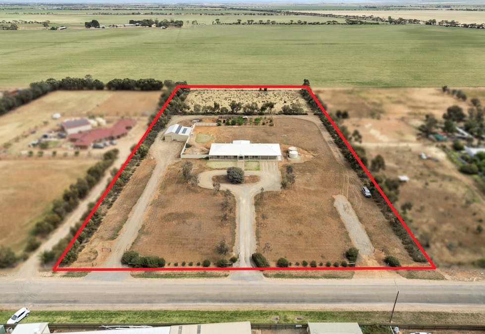 16 Racecourse Road, Balaklava, SA, 5461 - Image 28