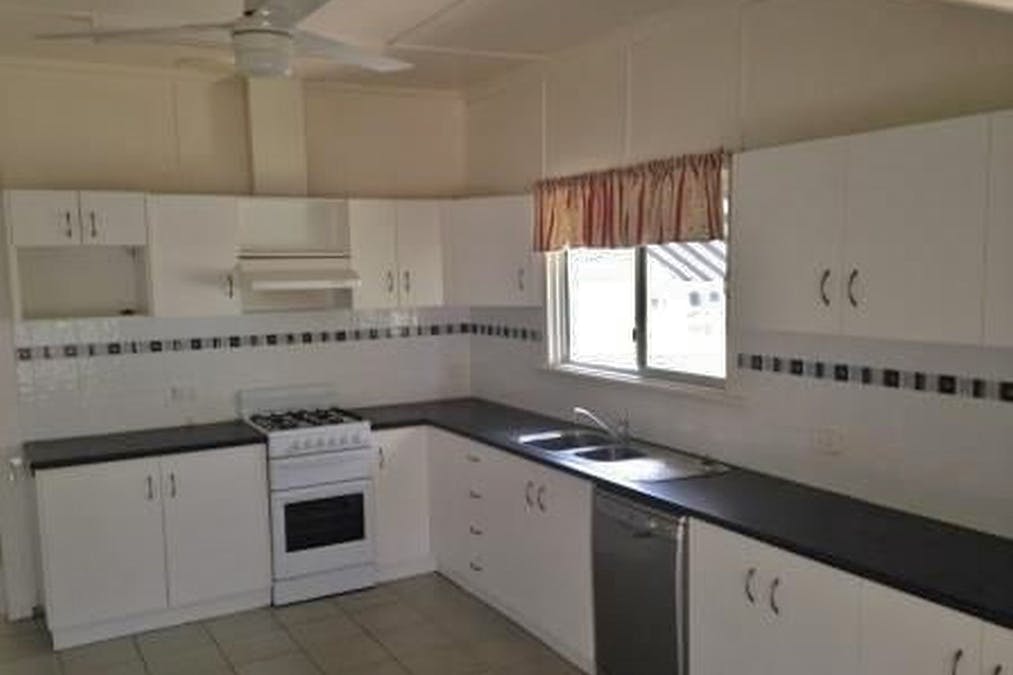 10 Higginbotham Street, Dalby, QLD, 4405 - Image 2