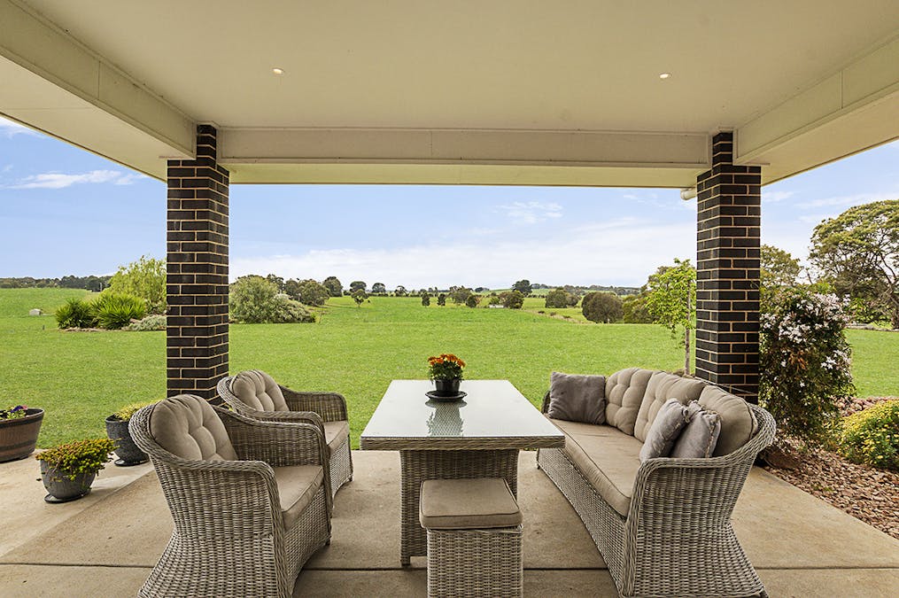 126 Jennings Road, Hamilton, VIC, 3300 - Image 1