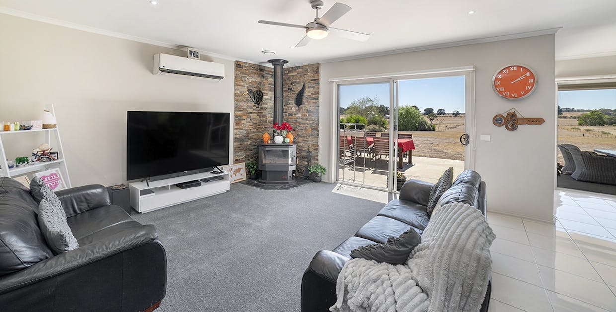 126 Jennings Road, Hamilton, VIC, 3300 - Image 6