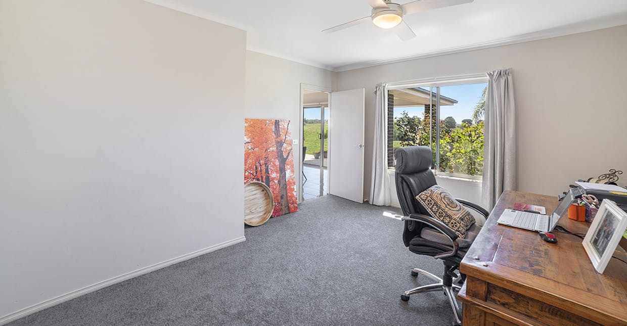 126 Jennings Road, Hamilton, VIC, 3300 - Image 9