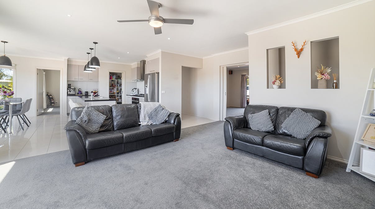 126 Jennings Road, Hamilton, VIC, 3300 - Image 7