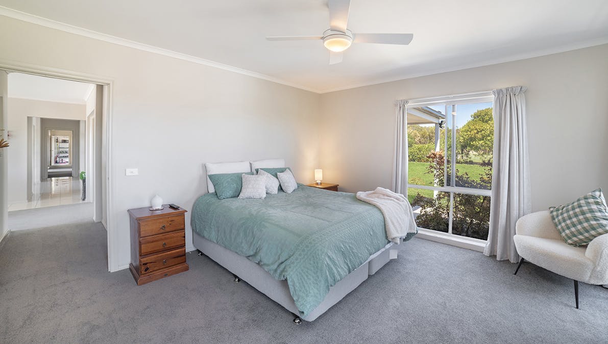 126 Jennings Road, Hamilton, VIC, 3300 - Image 10
