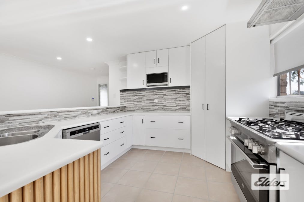 4 Glenn Court, West Gladstone, QLD, 4680 - Image 8
