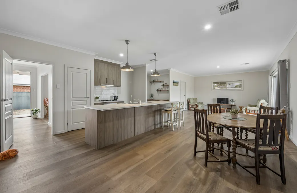 10 Galway Avenue, Murray Bridge, SA, 5253 - Image 11