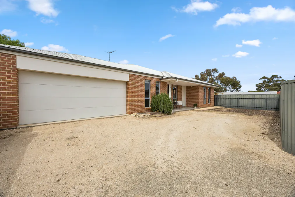10 Galway Avenue, Murray Bridge, SA, 5253 - Image 1