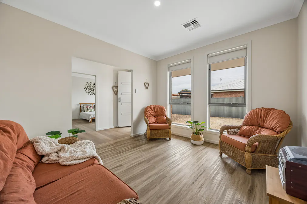 10 Galway Avenue, Murray Bridge, SA, 5253 - Image 3