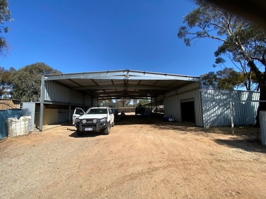 13 Todd Street, Merredin, WA, 6415 - Image 20