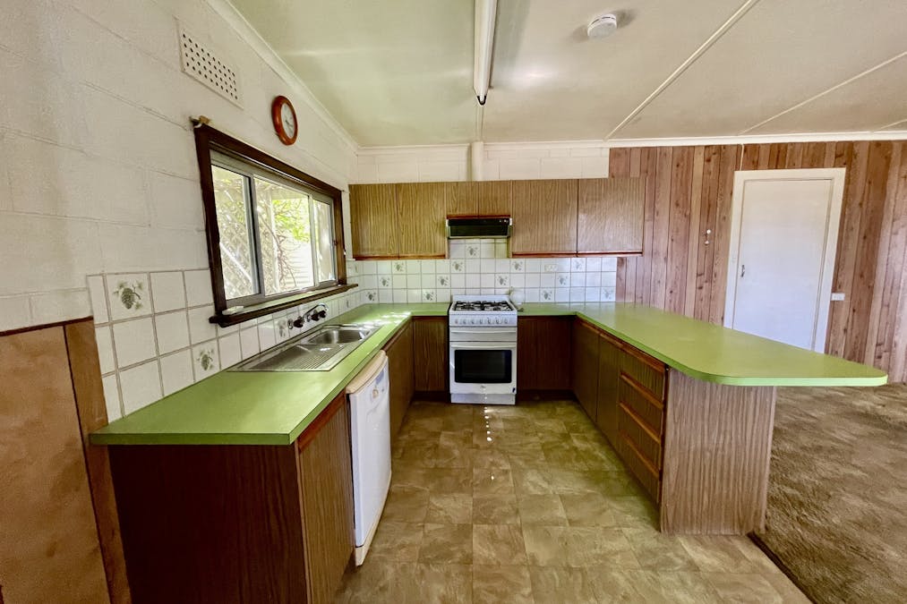 14 Parndana Road, Elliston, SA, 5670 - Image 2