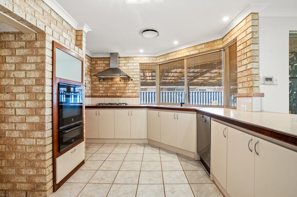 19 Montebourg Meander, Port Kennedy, WA, 6172 - Image 11