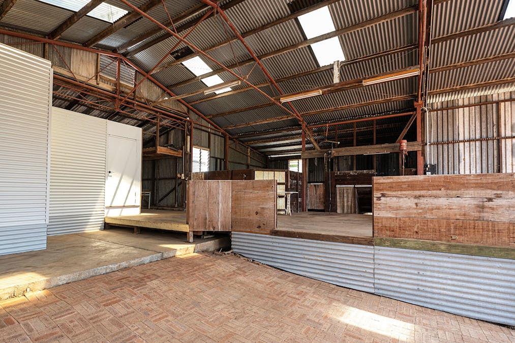 2328 Chittering Road, Lower Chittering, WA, 6084 - Image 31