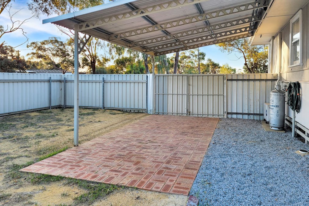 74 Connelly Street, Kellerberrin, WA, 6410 - Image 4