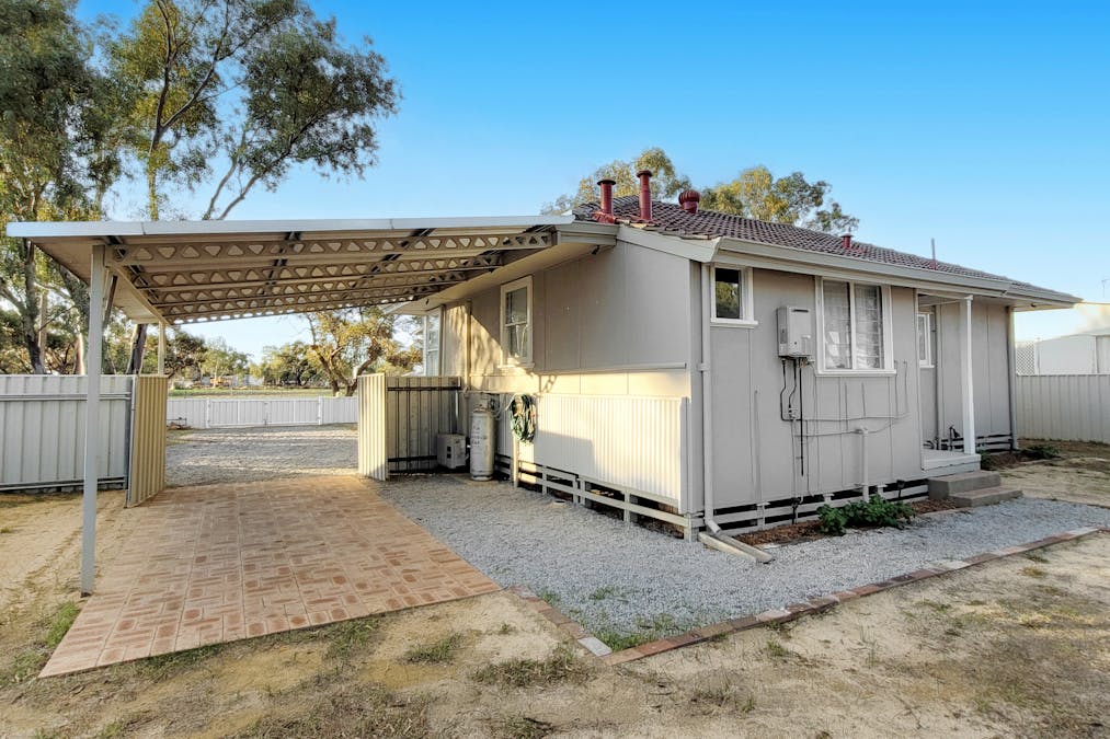 74 Connelly Street, Kellerberrin, WA, 6410 - Image 17