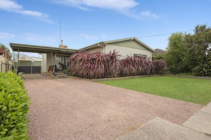 13 Strachan Street, Hamilton, VIC, 3300 - Image 1