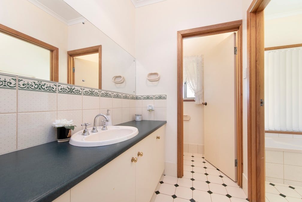 1 March Court, Clare, SA, 5453 - Image 19
