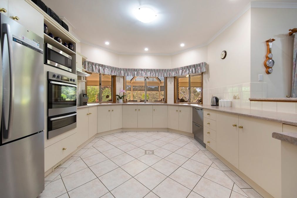 1 March Court, Clare, SA, 5453 - Image 8