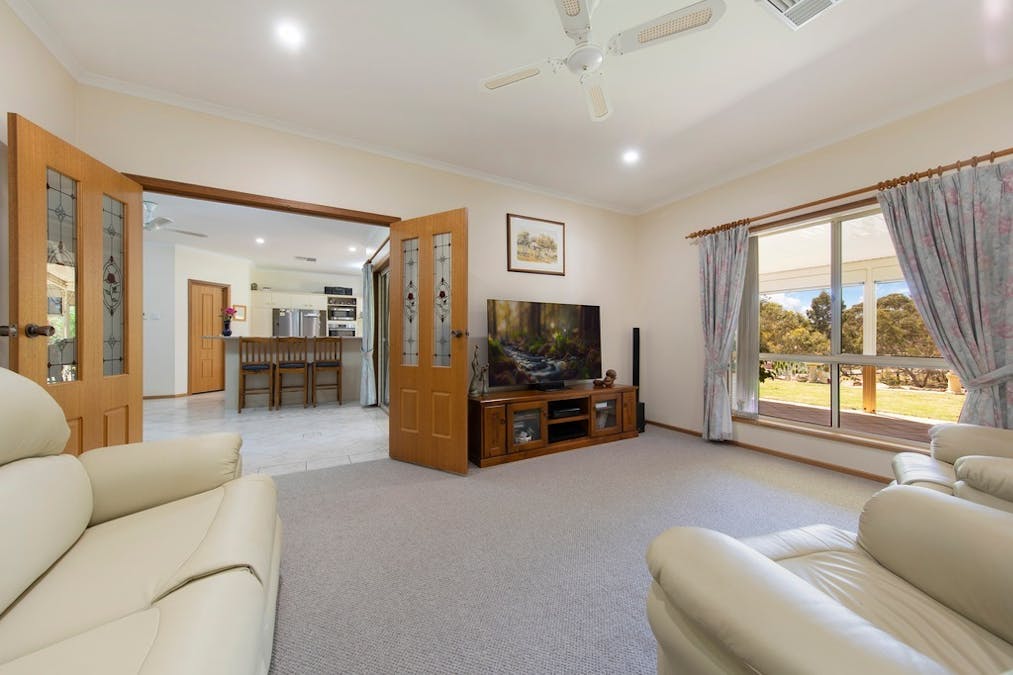 1 March Court, Clare, SA, 5453 - Image 10