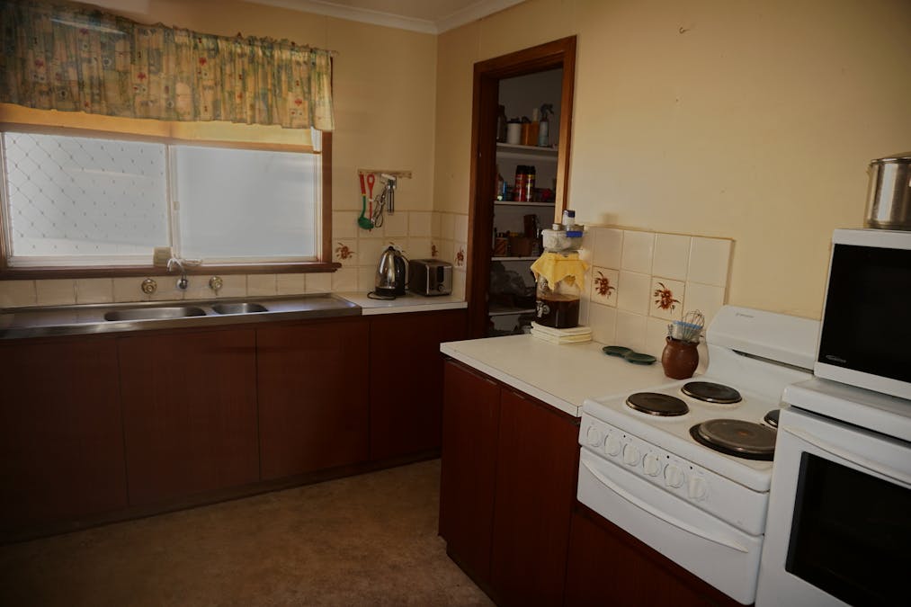 67 Clarke Street, Moora, WA, 6510 - Image 3