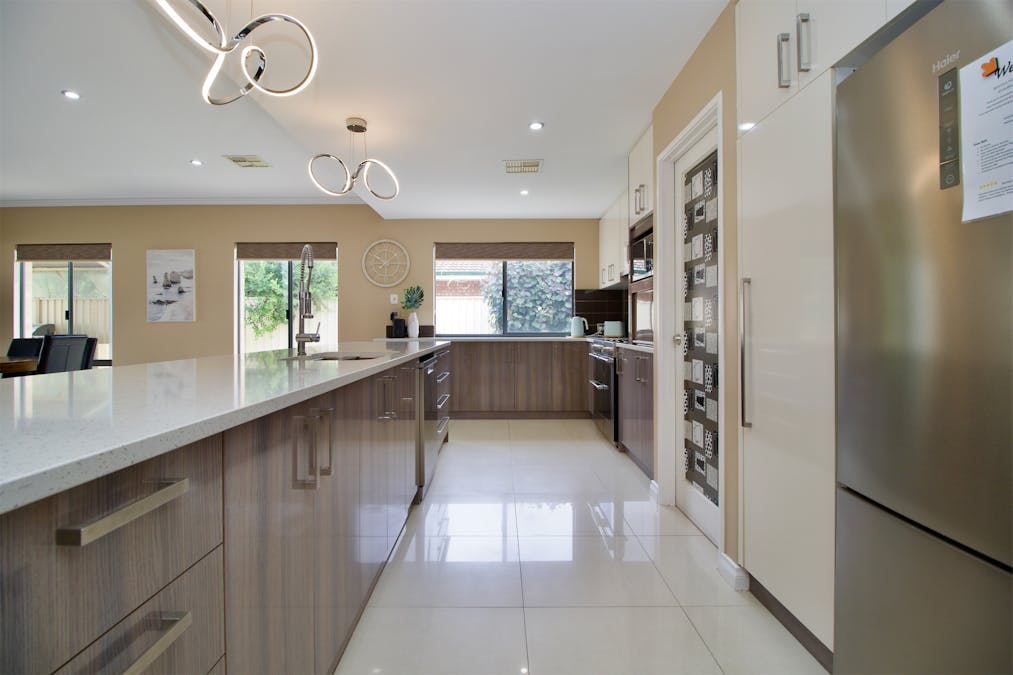 63 Malibu Road, Safety Bay, WA, 6169 - Image 12