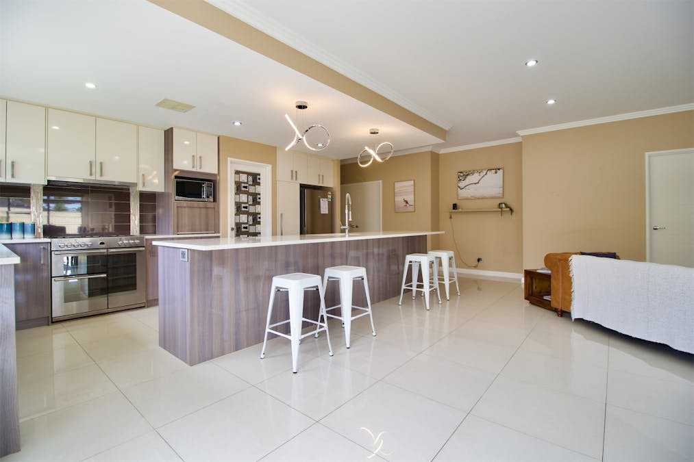 63 Malibu Road, Safety Bay, WA, 6169 - Image 11