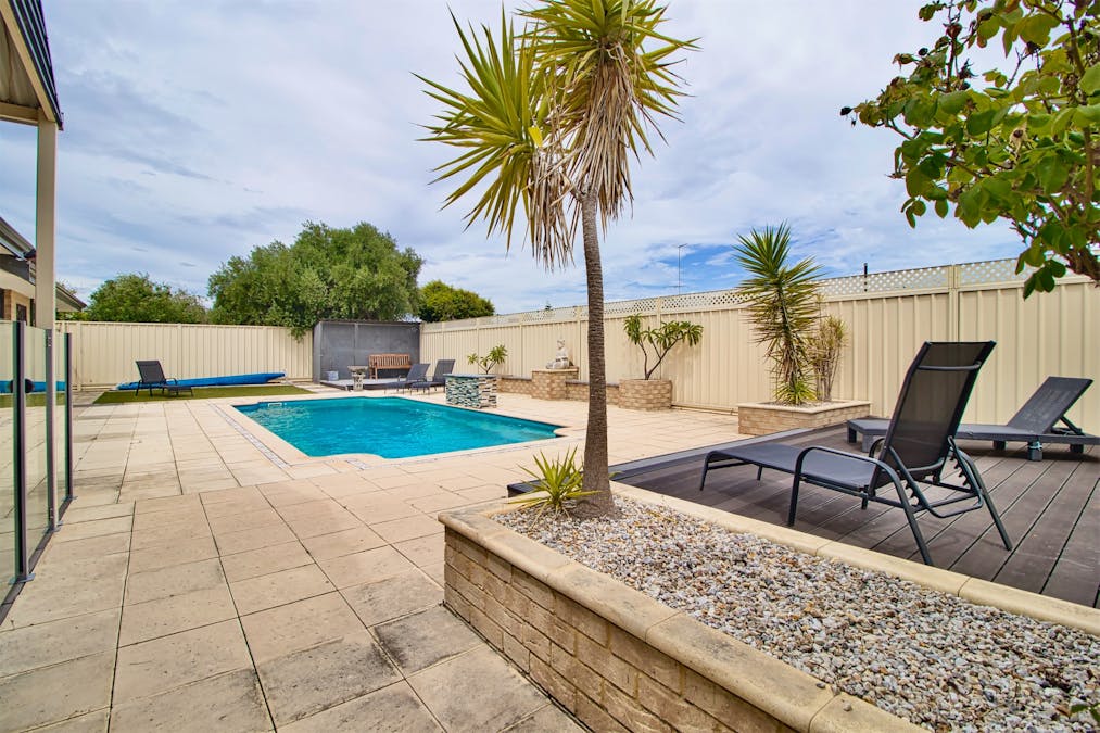 63 Malibu Road, Safety Bay, WA, 6169 - Image 31