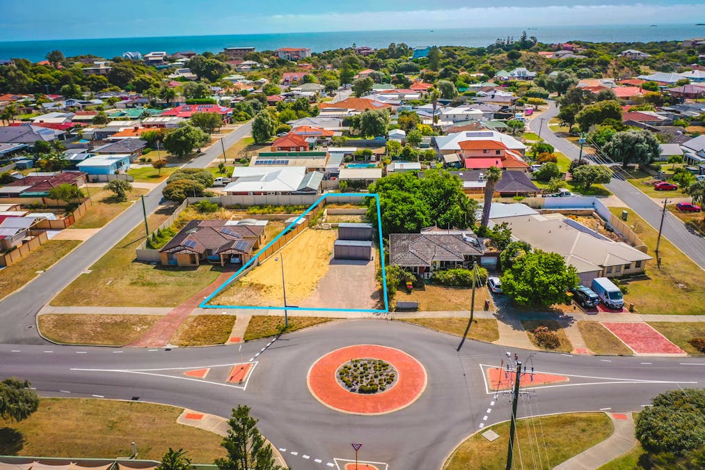 75 Currie Street, Warnbro, WA, 6169 - Image 2