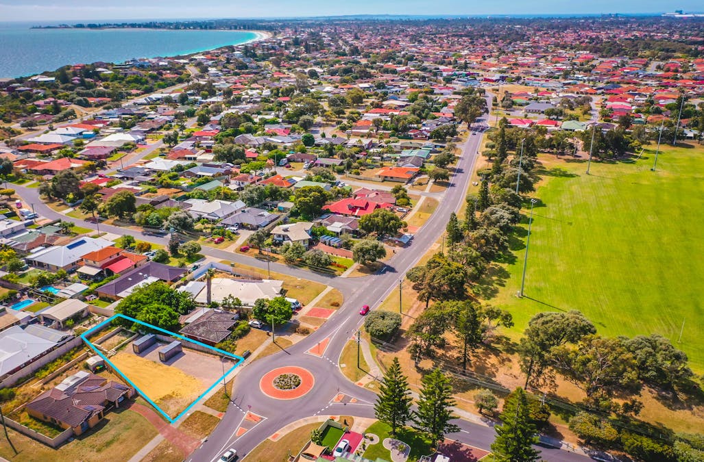 75 Currie Street, Warnbro, WA, 6169 - Image 6