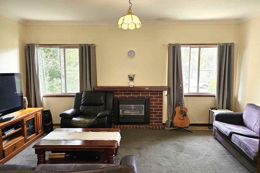 37 Seimons Avenue, Corrigin, WA, 6375 - Image 2