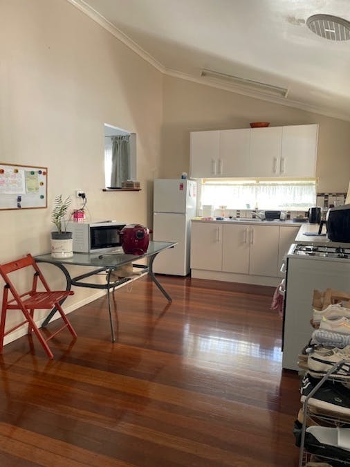 176 Avon Terrace, York, WA, 6302 - Image 3