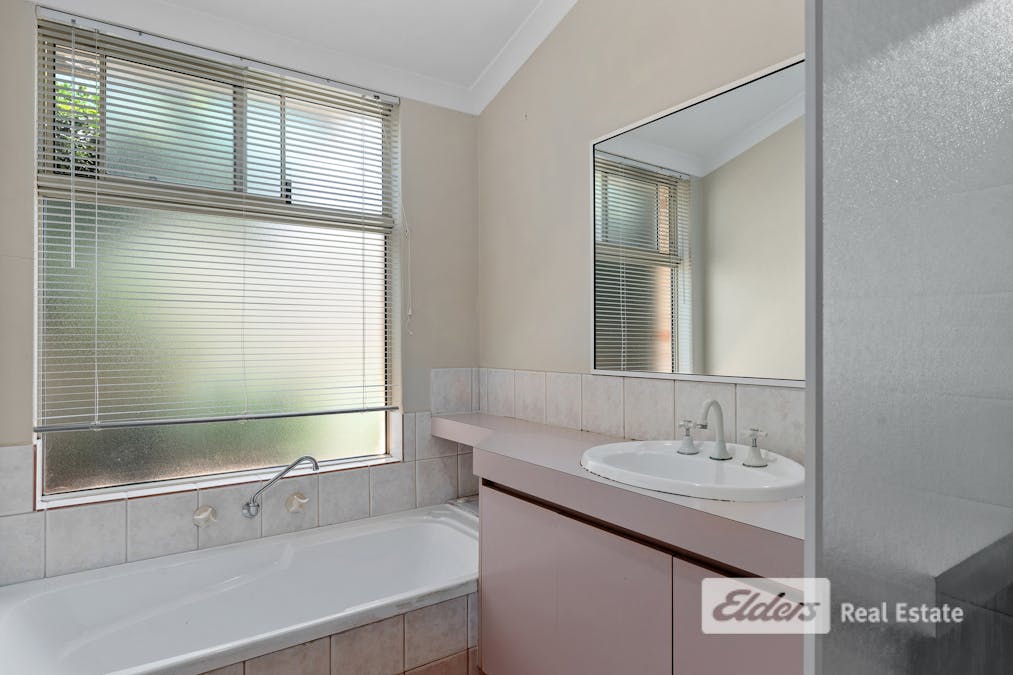 10 Darwin Way, College Grove, WA, 6230 - Image 15