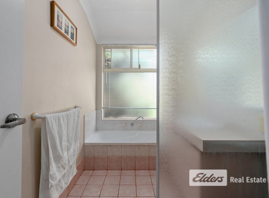 10 Darwin Way, College Grove, WA, 6230 - Image 16