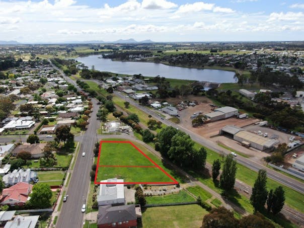 298-300 Gray Street, Hamilton, VIC, 3300 - Image 1