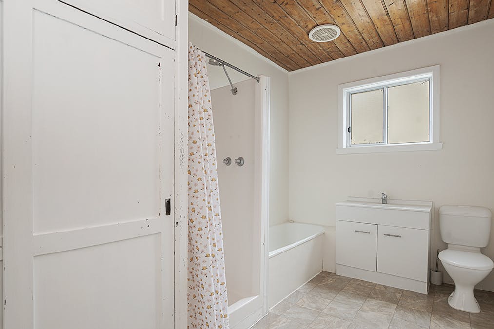 32 Clarke Street, Hamilton, VIC, 3300 - Image 5