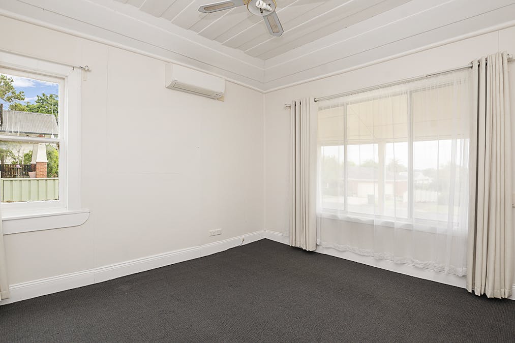 32 Clarke Street, Hamilton, VIC, 3300 - Image 4