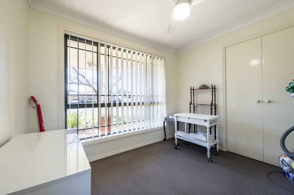 20 Cormorant Crescent, Dubbo, NSW, 2830 - Image 7
