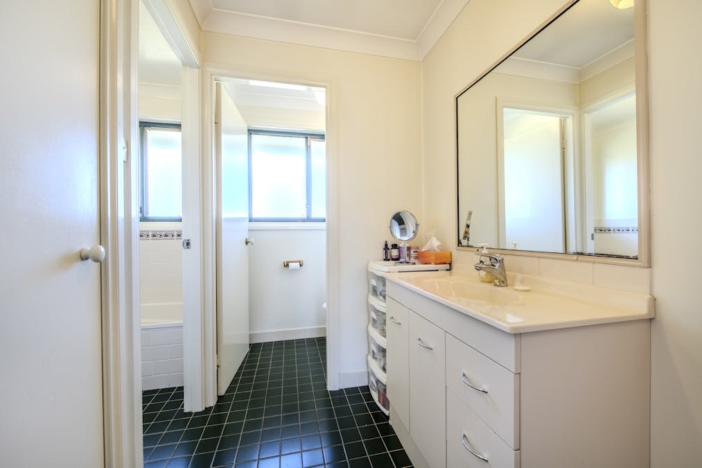20 Cormorant Crescent, Dubbo, NSW, 2830 - Image 8